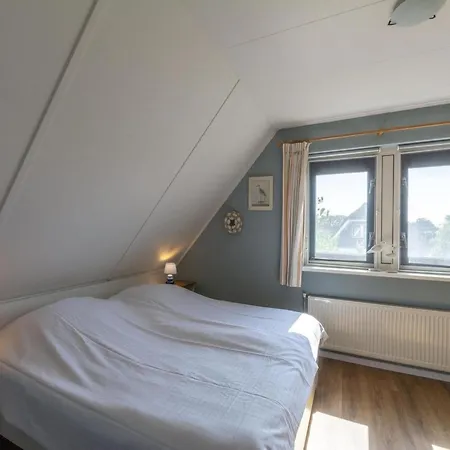 Atmospheric Detached Near Holiday home *
