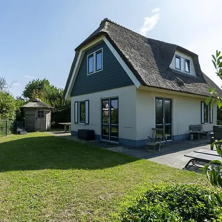 Holiday home Atmospheric Detached Near De Zandloper